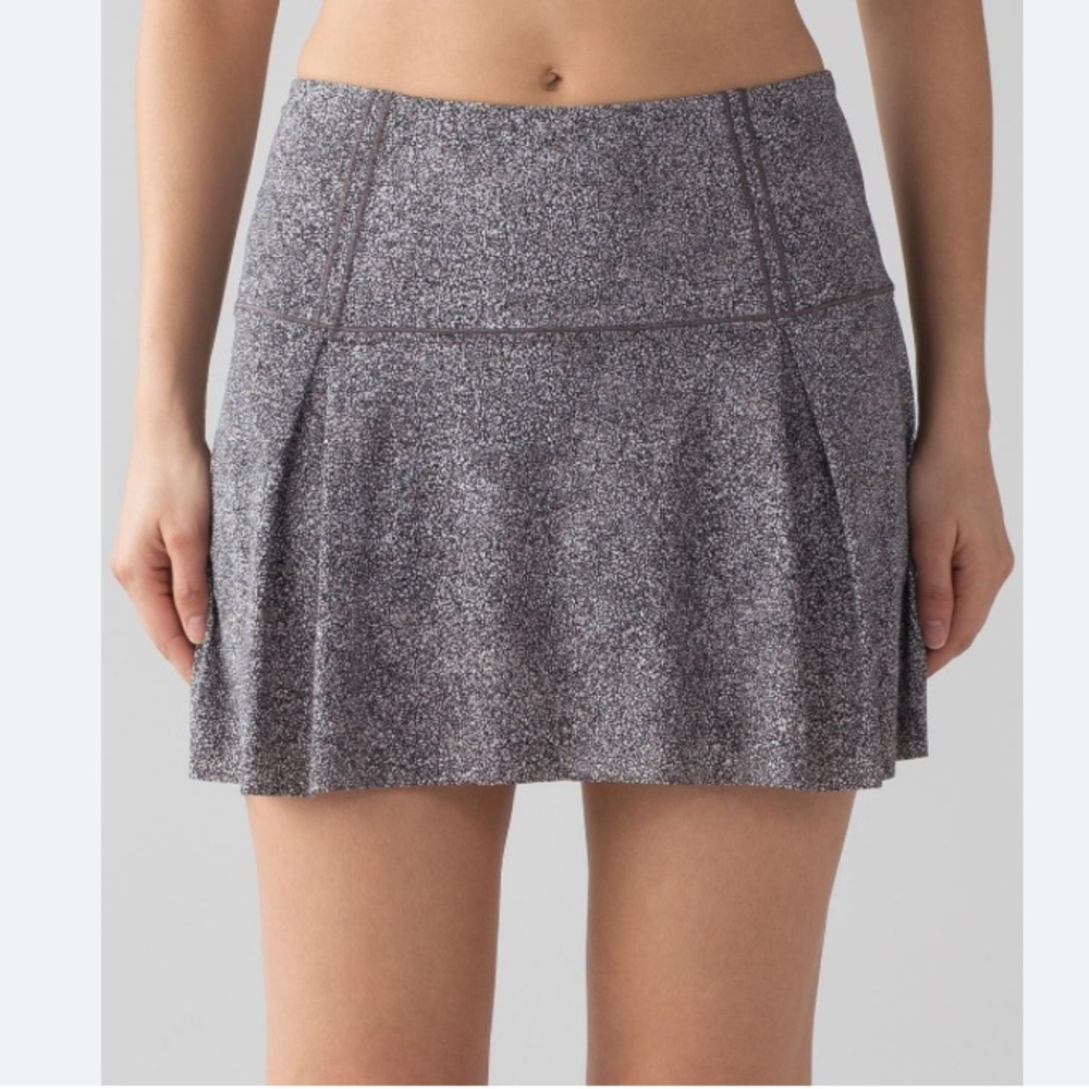 Lululemon Athletica Lost In Pace Skirt (Tall) Skort (15") size 6